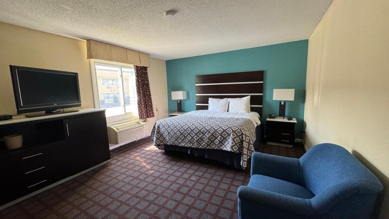 Americas Best Value Inn New London Mystic Exteriör bild